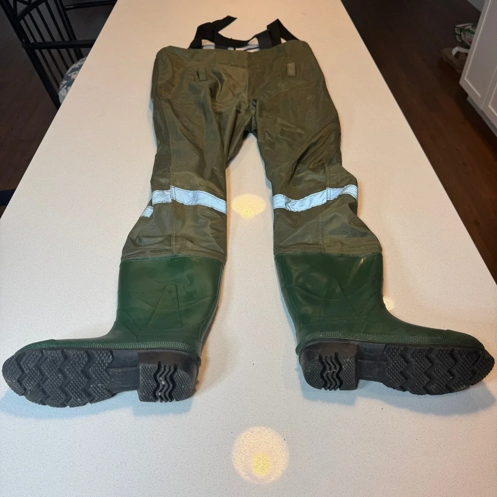 HISEA Chest Waders Mens 9.5 Green Used 28 Inseam Boot Foot
